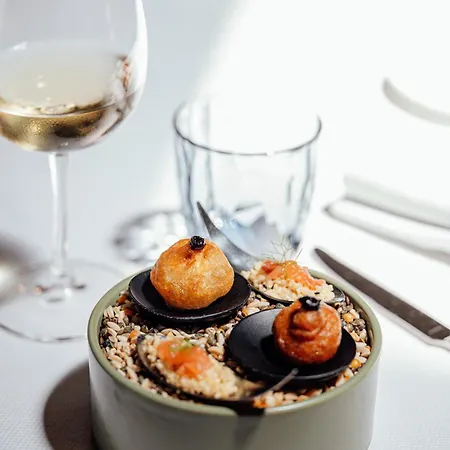 Logis Insolites Et Restaurant Domaine Du Seudre *