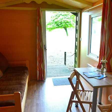 Casa de Férias Logis Domaine Du Seudre *