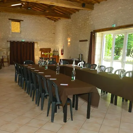 Logis Insolites Et Restaurant Domaine Du Seudre *