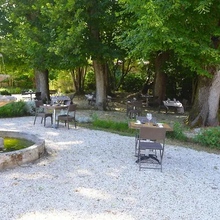 Logis Insolites Et Restaurant Domaine Du Seudre *